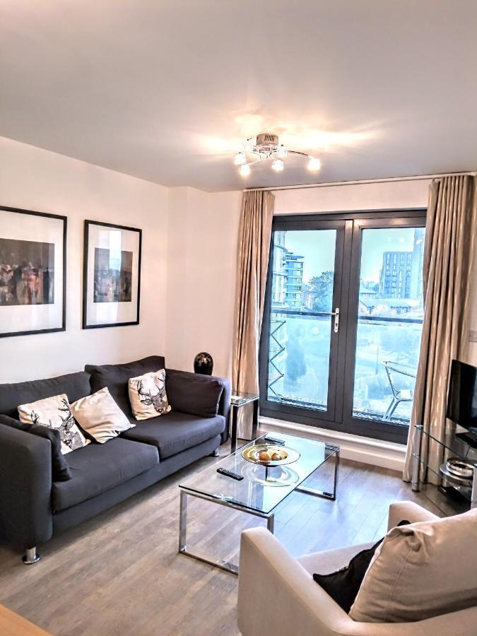 New Central Woking 1 And 2 Bedroom Apartments With Free Gym, Close To Train Station 外观 照片